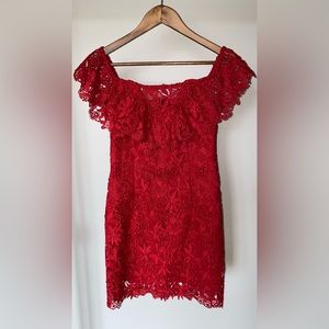 Strapless Guess red lace dress